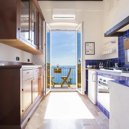 Vivo - Sea View | 2br| Ac| Wifi| La Casa Marinaio Apartment